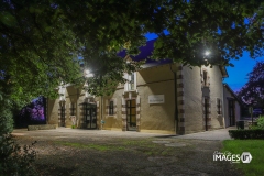 POUZAUGES-DE-NUIT-LE-COLOMBIER-2019-1 - "Une bibliothèque, c'est un des plus beaux paysages du monde." (Jacques Sternberg) Bibliothèque du Colombier, legs de Mme Waddington née Jane Bateau à la commune en 1995. Un autre Regard pour Pouzauges.