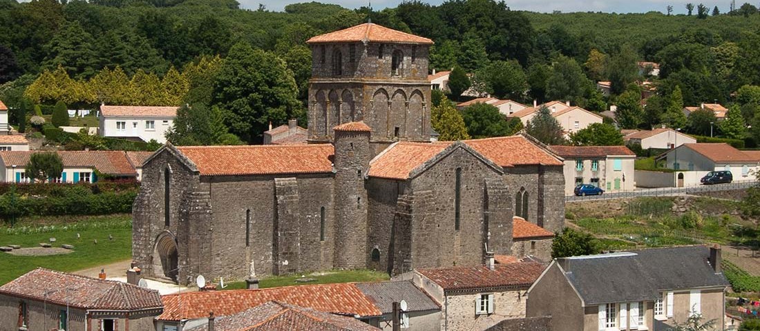 Pouzauges-eglise-vieux-bourg