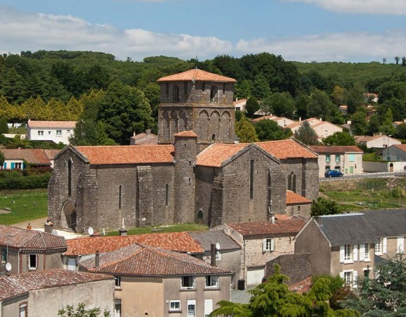 Pouzauges-eglise-vieux-bourg