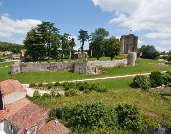 Pouzauges-vieux-chateau