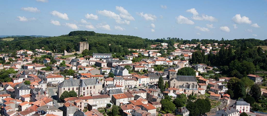 prise-de-vue-drone-pouzauges-centre-ville-10