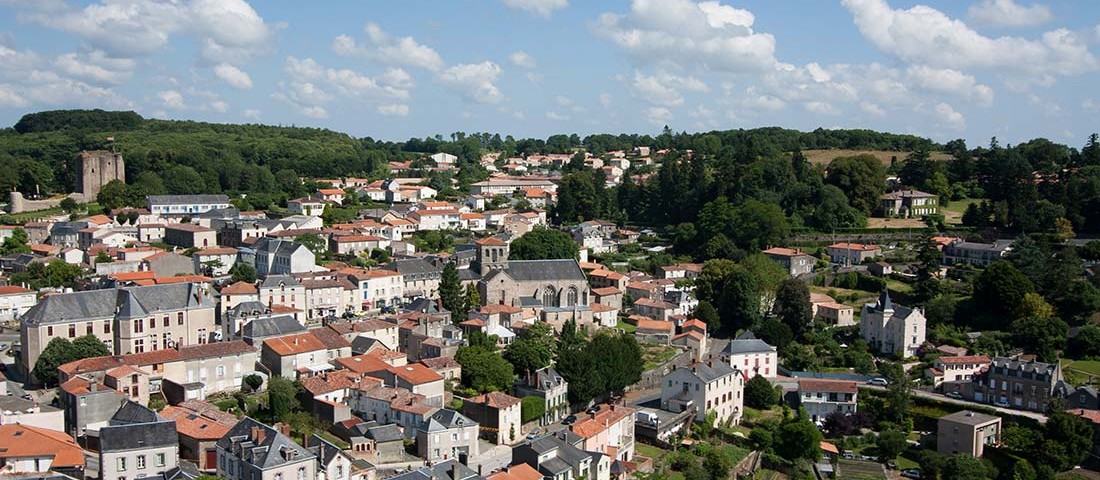 prise-de-vue-drone-pouzauges-centre-ville-5