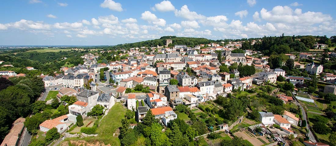 prise-de-vue-drone-pouzauges-centre-ville-6