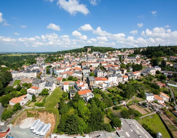 prise-de-vue-drone-pouzauges-centre-ville-6