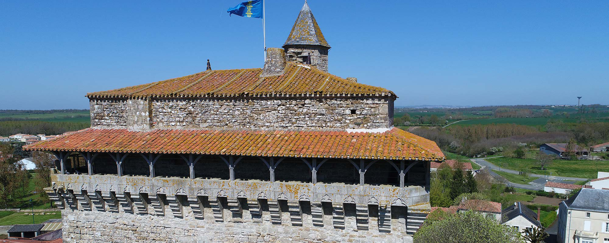 Prise-de-vues-par-drone-monument2